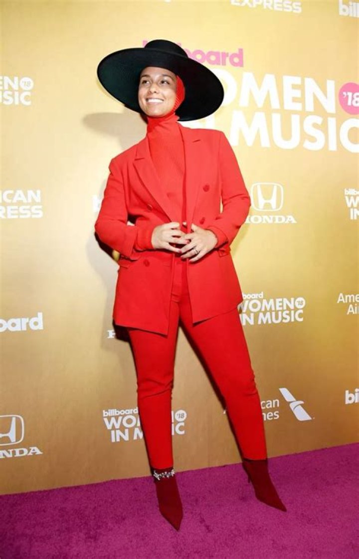 Alicia Keys Fashion Style: Unveiling Her Iconic and Timeless Elegance