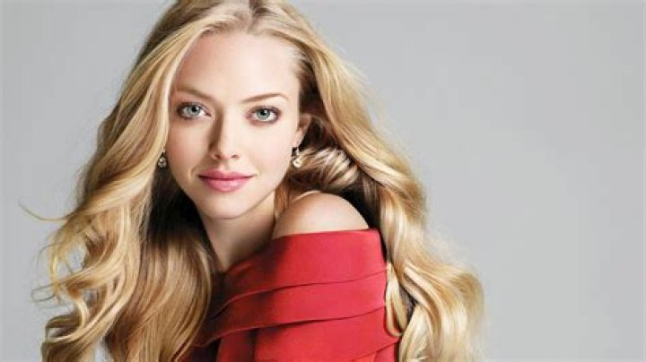 Amanda Seyfried's Foot: A Detailed Exploration