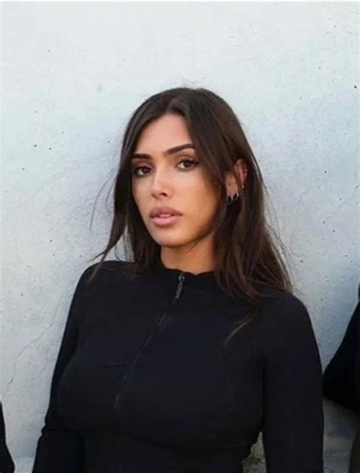 Bianca Censori Before Plastic Surgery: The Journey of Transformation