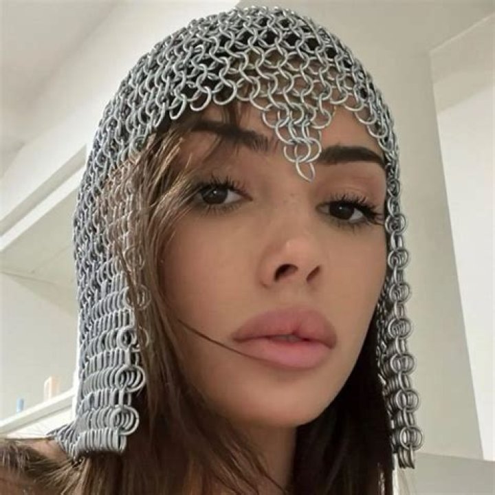 Bianca Censori Surgery: A Comprehensive Guide to Her Journey and Transformations