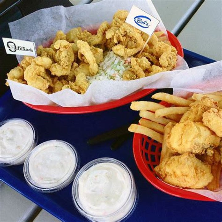 Bob's Clam Hut: A Seafood Lover's Paradise