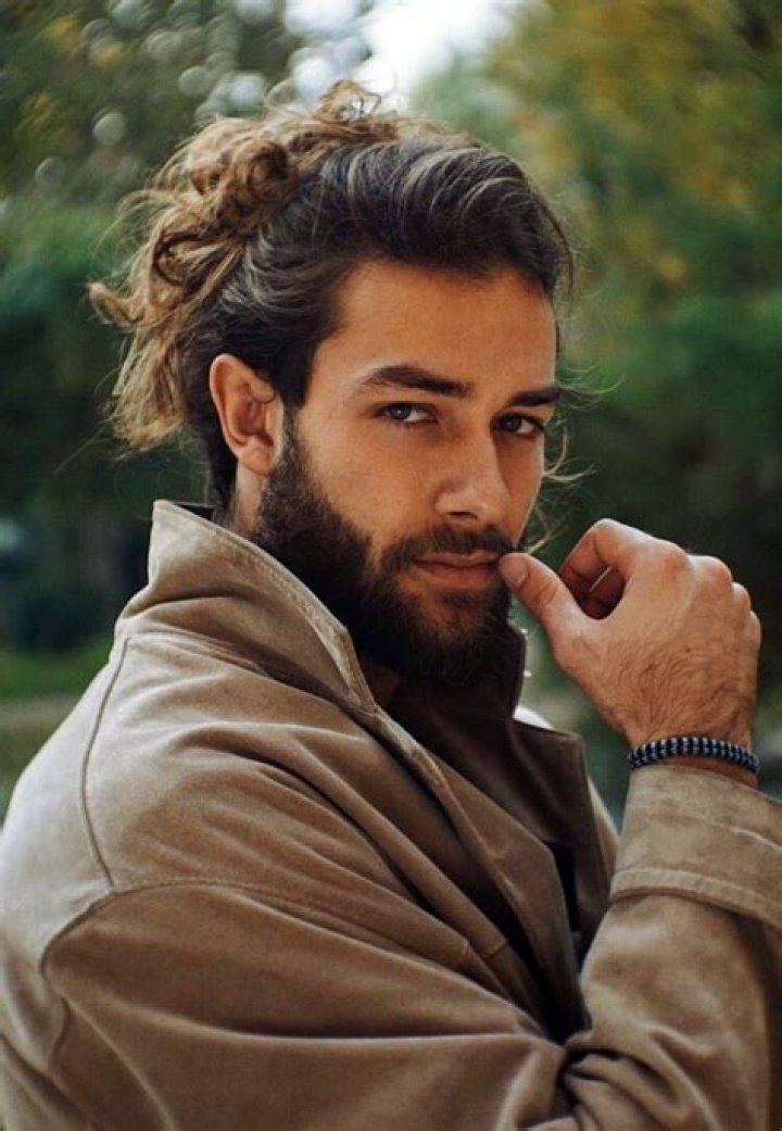 Dreaded Man Bun: A Comprehensive Guide to This Stylish Hair Trend