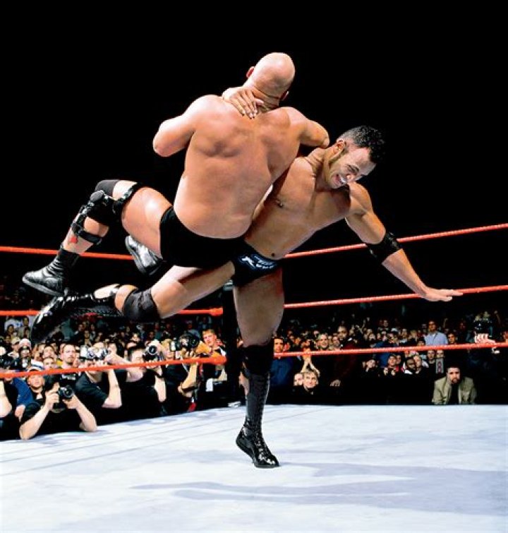 Dwayne Douglas Johnson: The Rise of The Rock from Wrestling to Hollywood Stardom