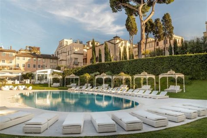 Explore the Best Hotels by White House for an Unforgettable Experience
