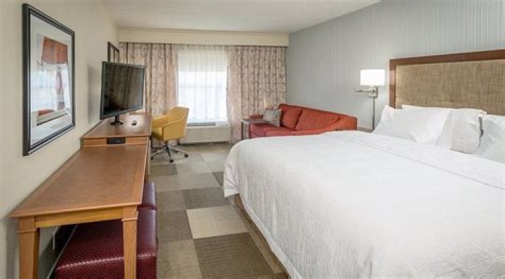 Hampton Inn Newburgh Stewart Airport: Your Gateway to Comfort and Convenience