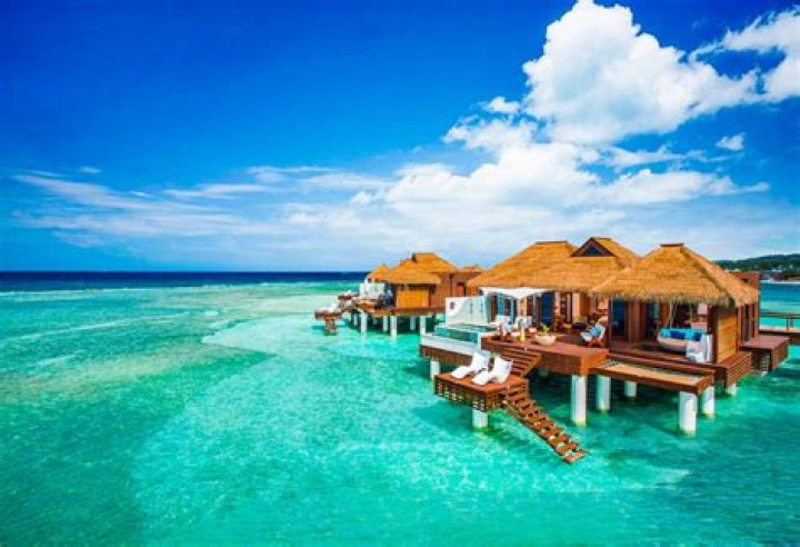 Holiday Inn Mobay: The Ultimate Guide to Your Jamaican Paradise Getaway