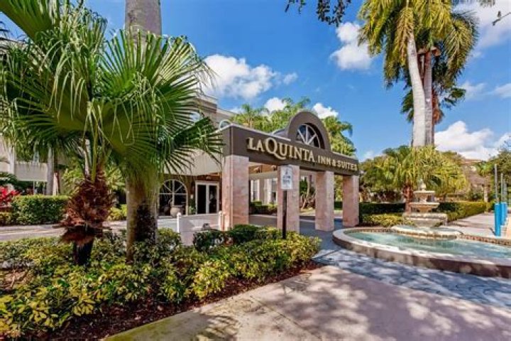 La Quinta Inn Coral Springs: Your Ultimate Guide to Comfort and Convenience