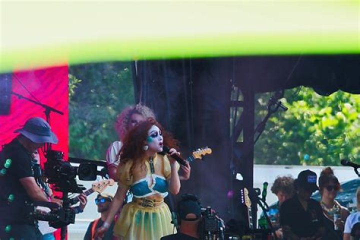 Lola Williams: Rising Star in the Music Industry