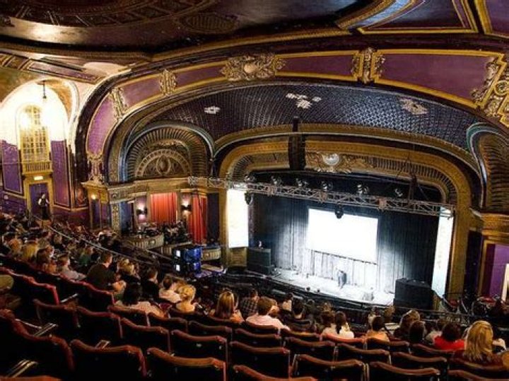 Riviera Theater Chicago: A Comprehensive Guide to Its History, Dining Chart, and Cultural Impact