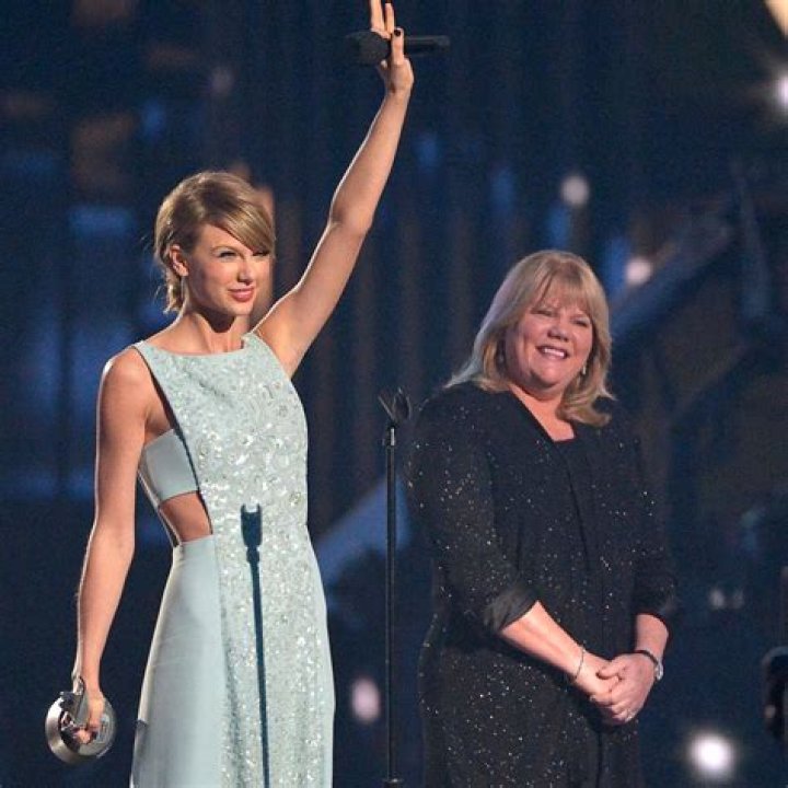 Taylor Swift's Mom: The Life, Influence, and Legacy of Andrea Swift