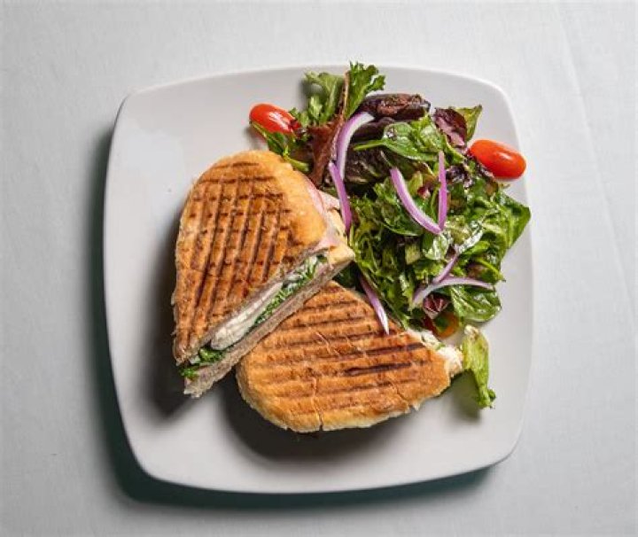Teca Restaurant and Bar: A Premier Dining Experience