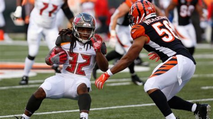 The Shortest Football Player in NFL: A Comprehensive Analysis