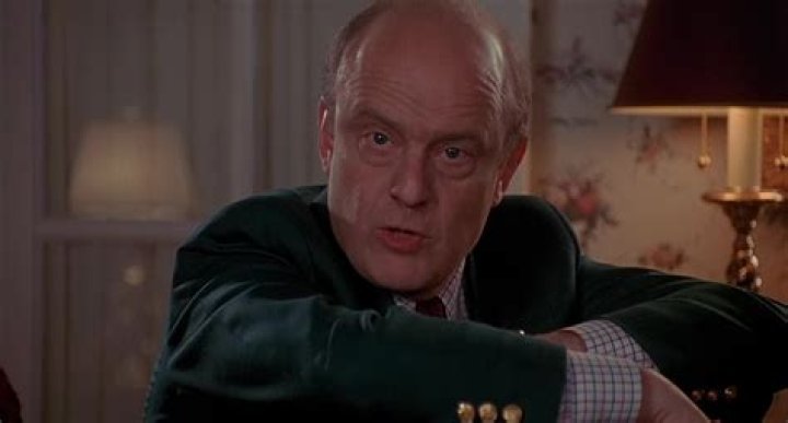 Uncle Frank Home Alone: An Unforgettable Journey of Independence and Humor