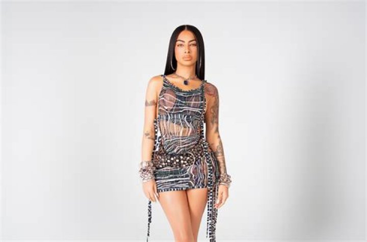 Yailin Erome: Rising Star in the Music Industry